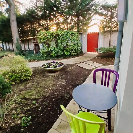Attenant A Maison Avec Parking, Jardin, Piscine Irigny
